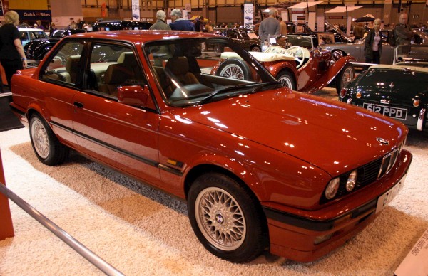 BMW 320i E30 